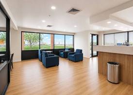 Days Inn by Wyndham Lake Point 2