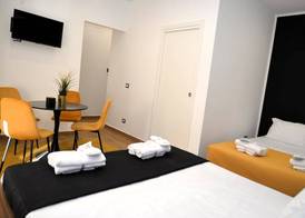 BlackWoody Contemporary Rooms - Napoli Centro Storico 2