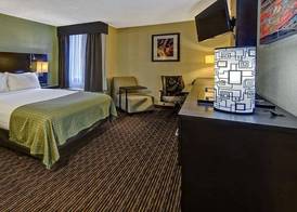 HOLIDAY INN AIRPORT HTL & CONFERENCE CENTER 3