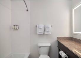 Garner Hotel Paducah West by IHG 5