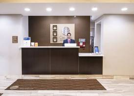 Comfort Inn & Suites Near Medical Center 2