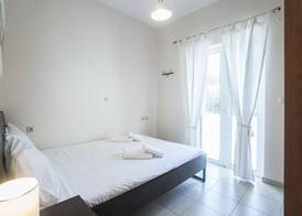 Nikis Dream Comfy Apartments 4