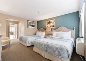 Pier 7 Condominium Resort 4