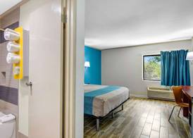 Motel 6-Norcross, GA 4