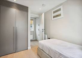 Buckingham Palace Residences by Aeria Apartments 5