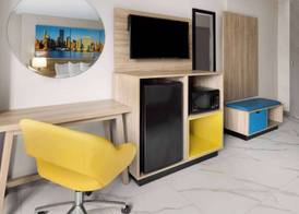 Days Inn by Wyndham Staten Island 5