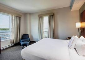 Residence Inn by Marriott Kingston Water's Edge 5