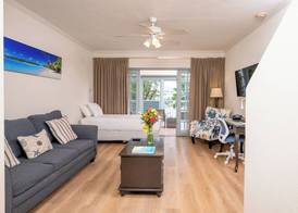 Savannah Beach Club Hotel 4