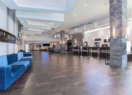 Sandman Signature Vancouver Airport Hotel & Resort 2