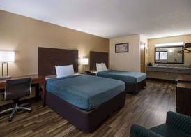 Econo Lodge Martin 3