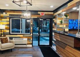 Blaine Town Inn & Suites 4