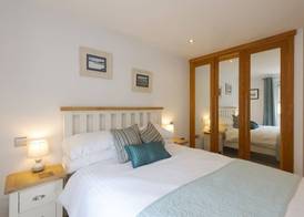 The Beach House & Porth Sands Apartments 3