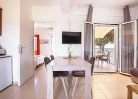Romanos Beach Villas 4
