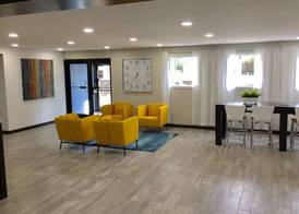 Days Inn & Suites by Wyndham Cincinnati North 5