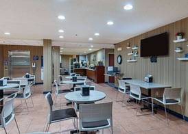 Microtel Inn & Suites by Wyndham Dry Ridge 2
