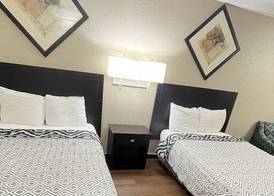 Pinckneyville Inn and Suites 5