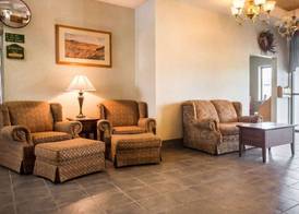 Quality Inn New Columbia-Lewisburg 2
