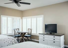 Pacific Shores Inn 3