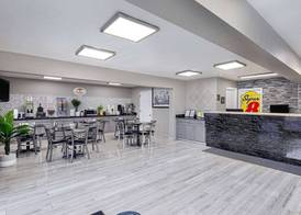 Super 8 by Wyndham Nashville West 3