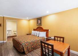 Rodeway Inn Artesia Cerritos 4