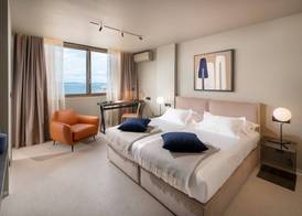 Royal Suites-Sky 2