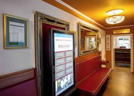 TIPTOP Hotel Burgschmiet Garni 3