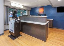 Travelodge by Wyndham Peoria 2