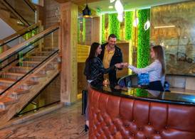 Gold Hotel 4