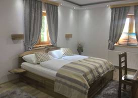 Rustic Inn River 2