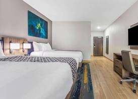 La Quinta Inn & Suites by Wyndham Galveston West Seawall 5