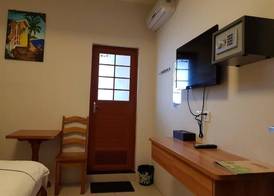 Caye Caulker Beach Hotel 5