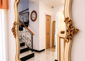 Hotel The Royalty Inn 4