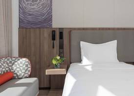 Holiday Inn Express Wuhan Jinyin Lake 5