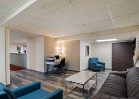 Econo Lodge Duluth near Miller Hill Mall 4