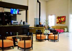 Howard Johnson by Wyndham Funes 4