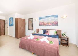 Islet Promenade Aparthotel - Studio with Hot Tub and Panoramic Sea Views by GetawaysMalta 4