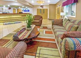 Days Inn & Suites by Wyndham Gresham 3
