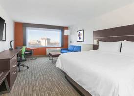 Holiday Inn Express & Suites CHICAGO O'HARE AIRPORT by IHG 4