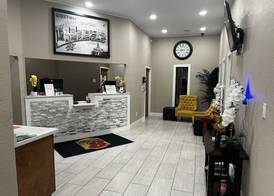 Super 8 by Wyndham Marion 2