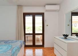 Apartment 43 4