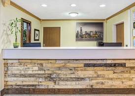 Days Inn by Wyndham Great Lakes Naval Base 3