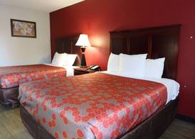 Econo Lodge Inn & Suites Evergreen 5