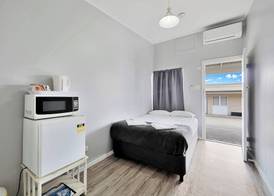 Ned Kelly's Motel 4