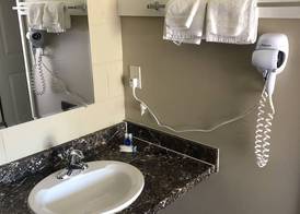 Rodeway Inn & Suites Walhalla 4