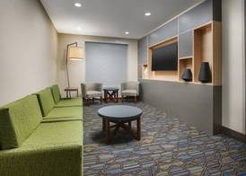 Holiday Inn Express & Suites OAKHURST-YOSEMITE PARK AREA by IHG 2