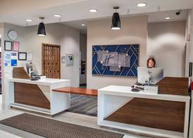 Holiday Inn Express & Suites MASON CITY by IHG 5