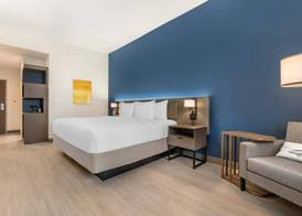 Comfort Inn & Suites Orlando Sanford Airport 5