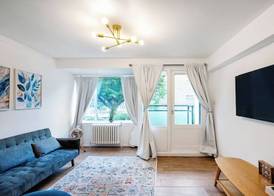 Cozy 2 bedroom flat- Heart of Victoria 2