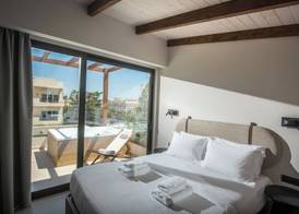 VAYA Suites by Omilos Hotels 3