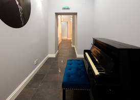 Bracka Main Square Apartments 2